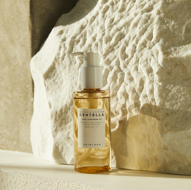 Light Cleansing Oil Aceite Desmaquillante y Limpiador Suave - 200Ml Madagascar Centella | SKIN1004